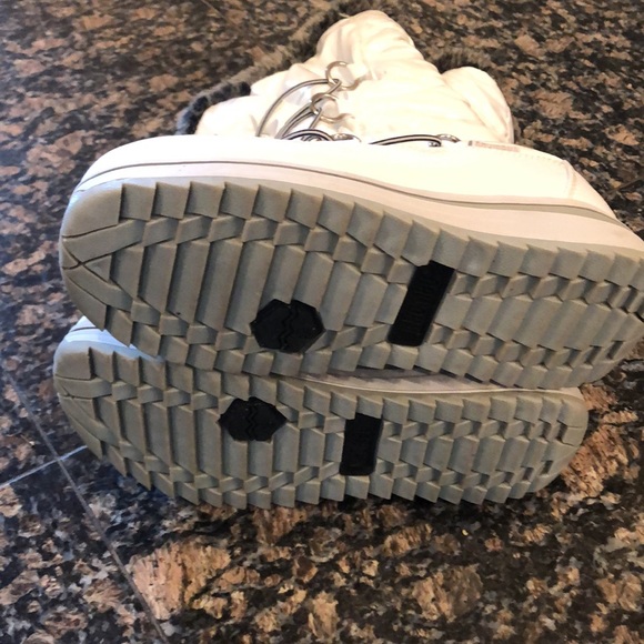 Lightweight Snow boots by khombu - Picture 4 of 5